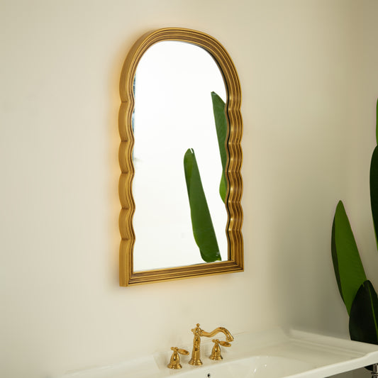 24'' Lumina Mirror, Golden Scalloped Sides Retro-style Arched PU Decorative Mirror, Three Color Temperatures are Available, Suitable for Bathroom, Bedroom, Living Room, Corridor, Entryway, etc.