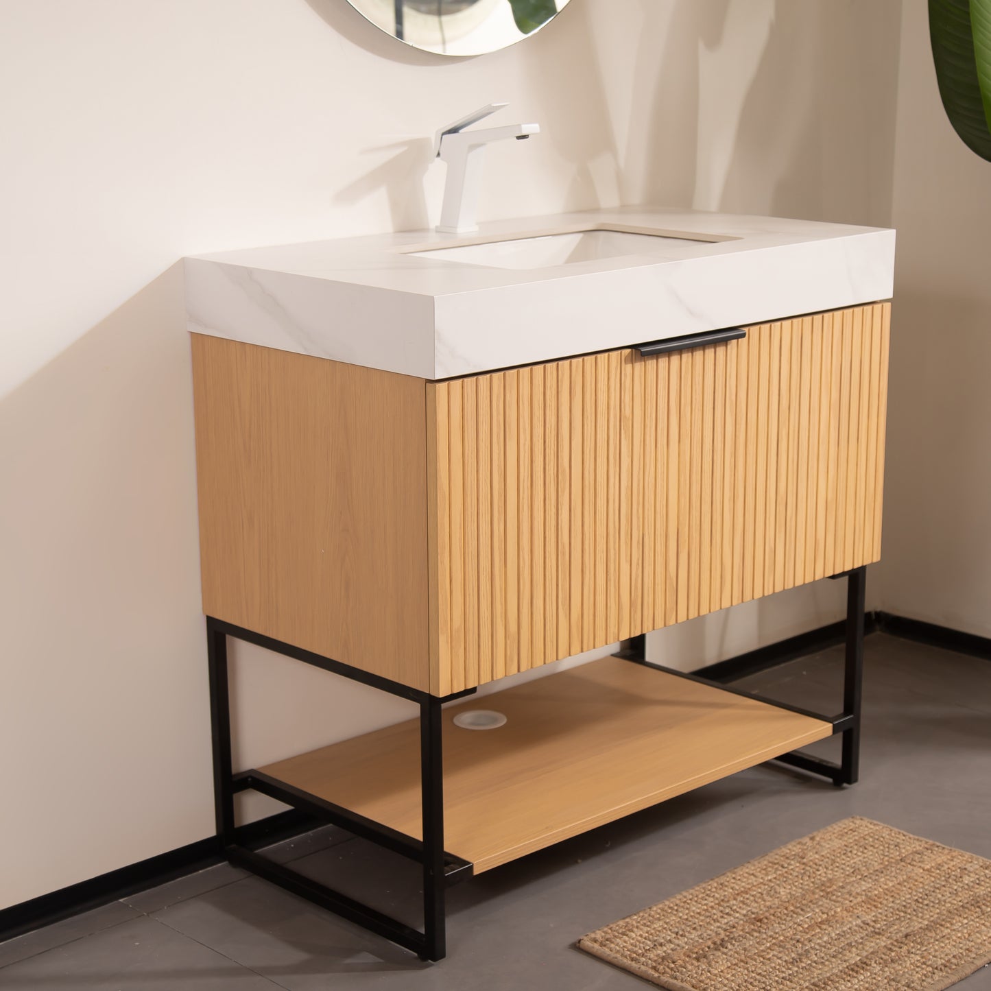 YOLAN 36" Badezimmer-Waschtisch und Waschbecken, freistehender gestreifter Sperrholz-Aufbewahrungsschrank mit Schublade und offenem Regal, Carrara-Weiß, Corolla-Eiche 