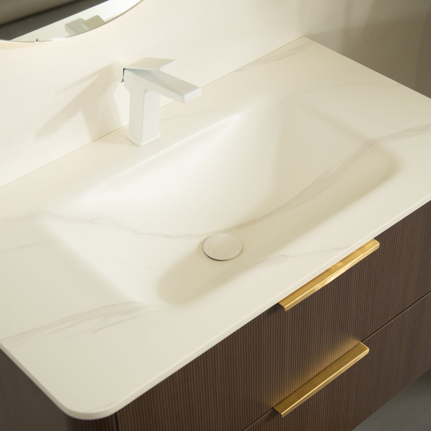 ZANE 30 Badezimmer-Waschtisch mit Waschbecken, schwebender Aufbewahrungsschrank aus Sperrholz mit ultra-Nadelstreifen und Schubladen, italienische Walnussholzmaserung