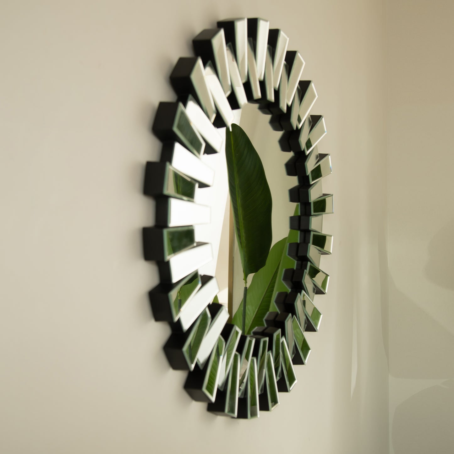 32'' Kaltis Mirror, Wall-mounted Modern Decorative Circle PU Mirror, Irregular Shape, Suitable for Bathroom, Bedroom, Living Room, Corridor
