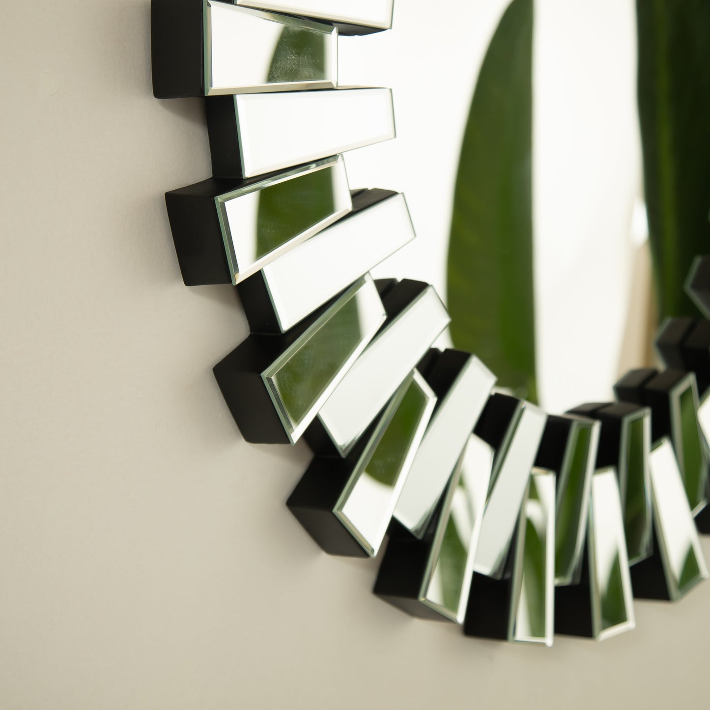 32'' Kaltis Mirror, Wall-mounted Modern Decorative Circle PU Mirror, Irregular Shape, Suitable for Bathroom, Bedroom, Living Room, Corridor