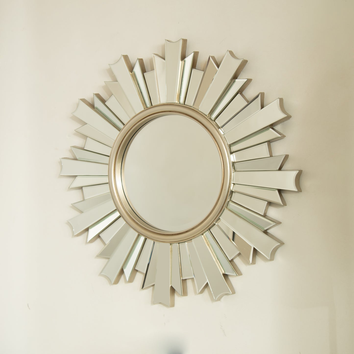 26'' HenGis Mirror, Wall-mounted Sunburst-shaped PU Art Decorative Mirror, Suitable for Bathroom, Bedroom, Living Room