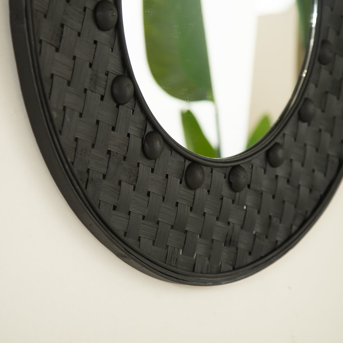 24'' Solea Mirror, Hand-woven Black Bamboo Artistry Wall Hanging Circle Mirror, Suitable for Bathroom, Bedroom, Living Room