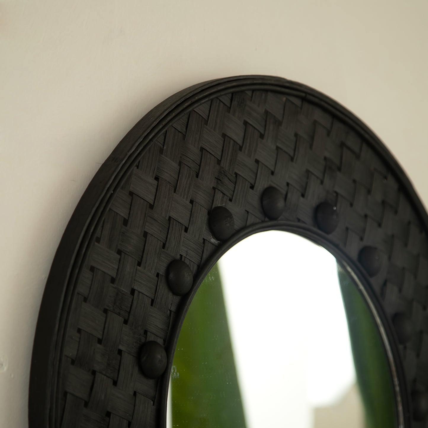 24'' Solea Mirror, Hand-woven Black Bamboo Artistry Wall Hanging Circle Mirror, Suitable for Bathroom, Bedroom, Living Room