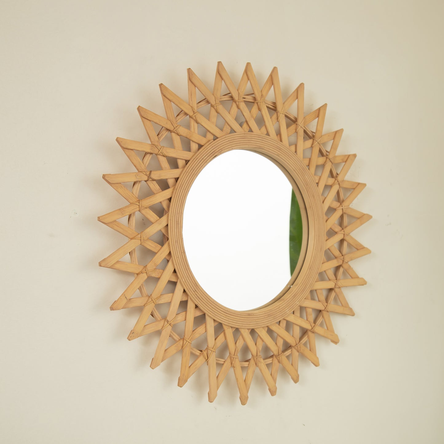 24'' Solana Mirror, Wall-mounted Bamboo Artistry Circle Mirror with Hemp, Irregular Shape, Suitable for Bathroom, Bedroom, Living Room