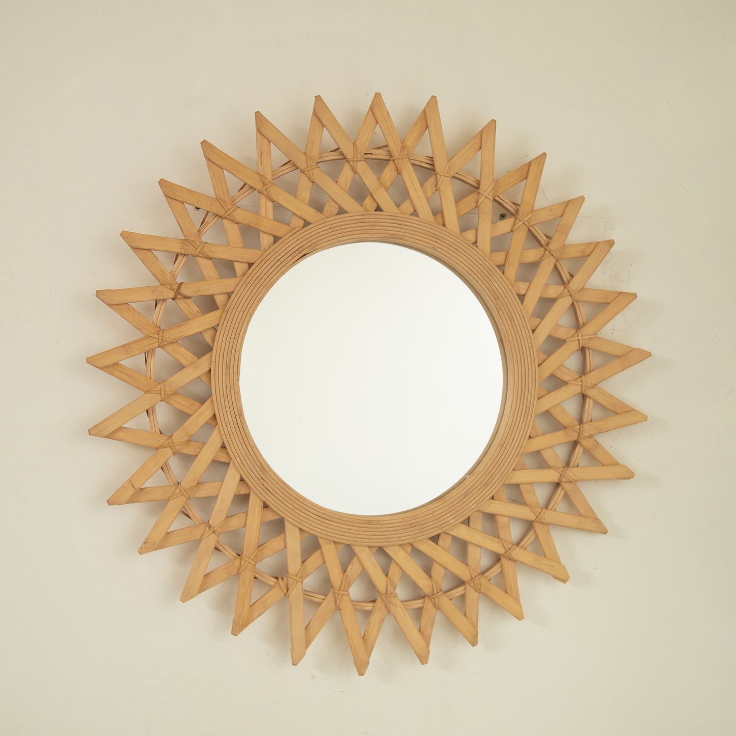 24'' Solana Mirror, Wall-mounted Bamboo Artistry Circle Mirror with Hemp, Irregular Shape, Suitable for Bathroom, Bedroom, Living Room